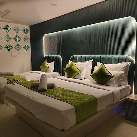 Hotel Lake View Airport Zone 海得拉巴 外观 照片