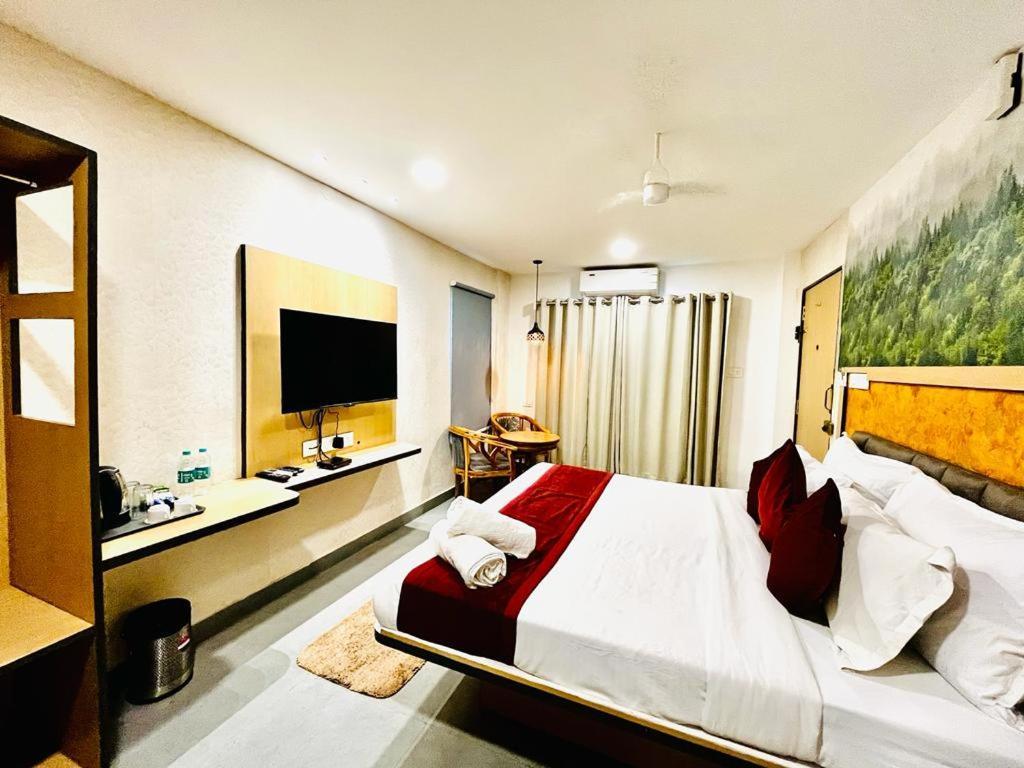 Hotel Lake View Airport Zone 海得拉巴 外观 照片