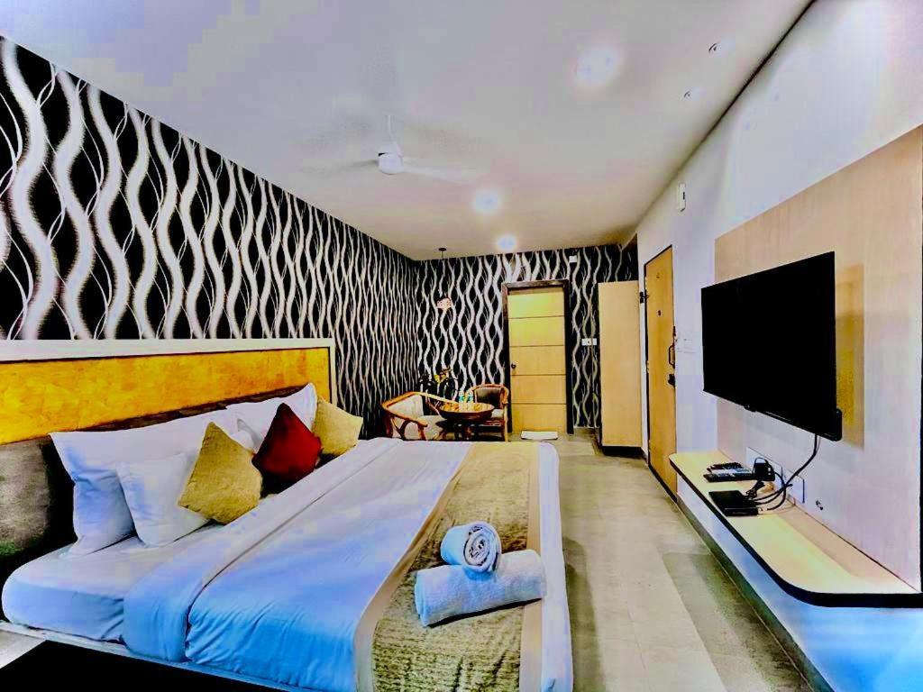 Hotel Lake View Airport Zone 海得拉巴 外观 照片
